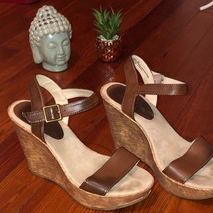 brown wedges